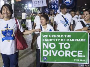 Filippinos opposing an effort to legalize divorce in Manila (AFP/File Photo)	