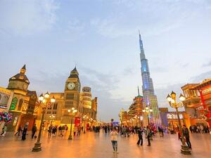 توفر القرية  4 مرشدين سياحيين باللغات العربية والإنجليزية والروسية والصينية لمرافقة المجموعات السياحية في حالة الطلب.