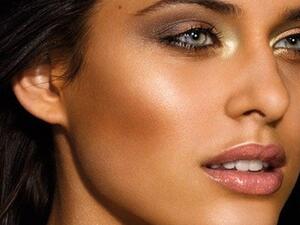 للبشرة السمراء سحرها الخاص الذي لا تنازعها فيه بشرة أخرى