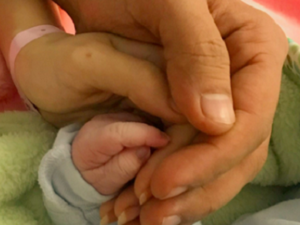 كارمن سليمان و زوجها يرزقان بابنهما الأول