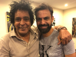 محمد منير يستعد لطرح أغنية جديدة