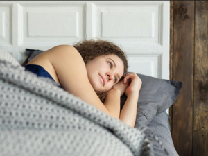 الظلام التام، يضمن راحة فعلية للعين (shutterstock.com)
