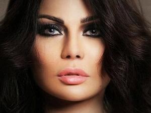 فستان هيفاء يتسبب لها بإحراج كبير!