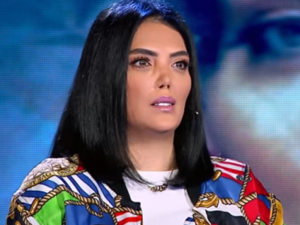 حورية فرغلي تخضع لعملية جديدة لتصحيح أنفها