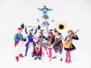 يقدّم «مول الإمارات» للمتسوقين بطاقات هدايا بقيمة 15.000 درهم يومياً، ويتأهل كل من يتسوق بقيمة 650 درهماً لفرصة الفوز ببطاقات الهدايا القيّمة في الفترة بين 1-8 سبتمبر.