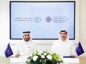سعادة عيسى كاظم، محافظ مركز دبي المالي العالمي وسعادة سلطان بطي بن مجرن، مدير عام دائرة الأراضي والأملاك في دبي
