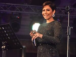 شيرين تسخر من (بطانة فستان) رانيا يوسف