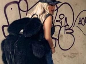 مايا دياب تستعرض أحدث حقائبها