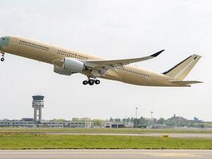 أكملت الطائرة والمزودة بمحركات رولز-رويس Trent XWB رحلة اختبارية قصيرة للتصديق على التعديلات الخاصة بهذا الطراز مقارنة بمعايير طائرة A350-900 المعتمدة.