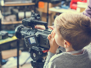 Children’s Film Workshop (Shutterstock)	
