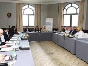 تطرق الاجتماع لجهود اسواق المال في تحسين القدرة التمويلية للمشروعات المتوسطة والصغيرة عبر اسواق مخصصة لهذه الشريحة من المشروعات.