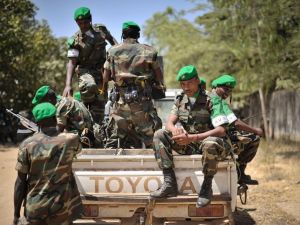 Ethiopian soldiers ready themselves for departure after a ceremony in Baidoa, Somalia (AFP/ File Photo)