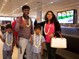 خلال احتفاء مطار أبوظبي الدولي بذكرى استقلال دولتي الهند وباكستان