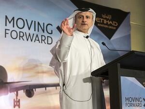 عادل الملا، نائب الرئيس لشؤون المشتريات وإدارة التوريد في مجموعة الاتحاد للطيران يحث الحضور على المشاركة واستعراض الفرص التجارية