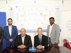 علاء العلي، المدير العام لشركة نيرفانا للسياحة والسفر , غراهام نيكولز، المدير العام لشركة أماديوس الخليج