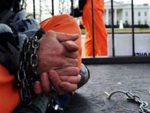 الجزائر تنتظر الإفراج عن 8 رعايا معتقلين في غوانتانامو