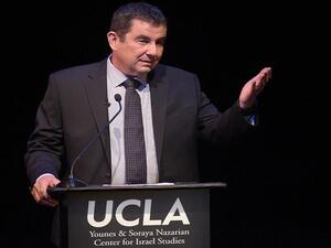 أعرب آري شافيت في بيانه حول الاستقالة عن "خجله" من "أخطائه"