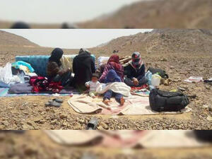 Over 50 refugees have been trapped in the desert between Morocco and Algeria without shelter. (Twitter)