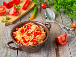الأرز الحار بالطماطم