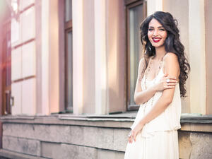 استخدمي مستحضرات التصفيف التي لا تحتوي على الكحول