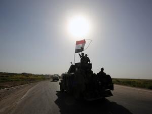 Iraqi counterterrorism forces drive across the Anbar province, toward Fallujah. (AFP/Ahmad Al-Rubaye)