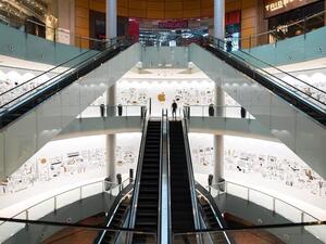 With over 80 million visitors to the mall every year, Apple Dubai Mall will have a front row view of key landmarks, Burj Khalifa and the world's largest fountain show. (Twitter)