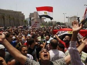 غليان الشارع المصري بسبب محاكمة مبارك ونتائج انتخابات الرئاسة