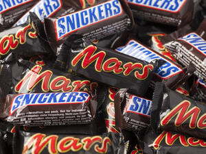 The recall follows the discovery of a piece of red plastic in one of Snickers bar purchased in Germany.  (Shutterstock/Ekaterina Minaeva)