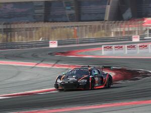 بدأ فريق كار كوليكشن سبورت من الصف الأمامي وانتزع الصدارة لأول مرة في عشر لفات من السباق.