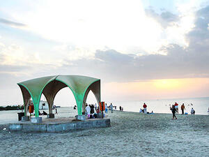 In April 2016, the Southern Municipal Council vetoed government moves to offer the beach to private developers due to fears it could restrict public access.  (Trade Arabia)