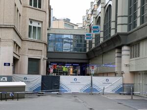 The cordoned-off area at the scene of a bomb alert in the City2 shopping mall in the Rue Neuve in the city center of Brussels, on June 21, 2016. (AFP/Nicolas Maeterlinck) The cordoned-off area at the scene of a bomb alert in the City2 shopping mall in the Rue Neuve in the city center of Brussels, on June 21, 2016. (AFP/Nicolas Maeterlinck)