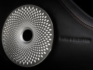 تقدّم ’تجربة بانغ آند أولفسن بايوسونيك وان-تاتش إكسبيرينس‘ (Bang & Olufsen BeoSonic One-Touch Experience) أربع مساحات صوتية مختلفة.