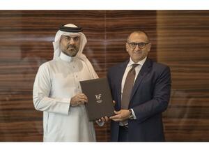 The signing ceremony was attended by Mr. Hassan Jarrar, Chief Executive Officer of BisB, along with Mr. Faisal Faqeeh, Chairman of Bin Faqeeh Real Estate Investment Company