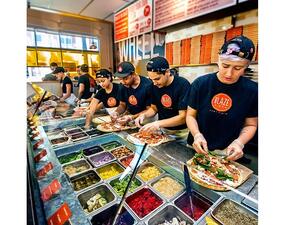 علامة "Blaze Pizza" الأمريكية الشهيرة في الشرق الأوسط