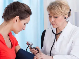 يجب الجلوس بهدوء لمدّة خمس دقائق قبل بدء الاختبار

