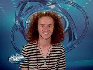 Loewenstern became a contestant on American Idol's 10th season at the age of 16.(Idolphenomena.blogspot.com)