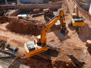 The awarded tenders were for projects related to roads, sanitary engineering and construction. (Shutterstock) 