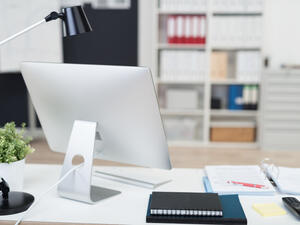 Start your day with a clean slate: a clean desk will help put things in perspective. (Shutterstock)