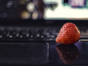 Many of us tend to make unhealthy decisions in the office due to stress, boredom, or more likely due to the lack of time.  (Shutterstock)