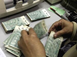 Nearly 30 percent of the assets of banks in Lebanon are in cash. (File photo)