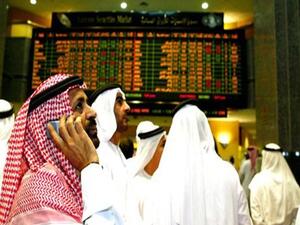 The $17.5B bond issue kicks off the efforts by the Kingdom to plug its large budget deficit of $87 billion this year due to a hole left by oil prices, which have fallen more than a half from the peak seen in 2013. (File photo)