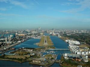 London City Airport is the closest air hub to the financial capital of Europe. (Wikimedia Commons)