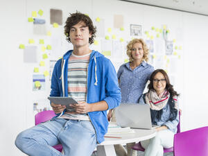 Even though they could be unpaid, internships will help you tremendously in building work experience, making professional connections, and preparing for employment after completing your studies. (Shutterstock)