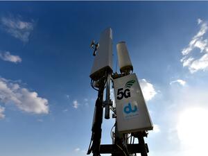 تشمل المرحلة الأولى من عملية نشر شبكات هذه التكنولوجيا ضمان توفير الأجهزة والمعدات الخاصة بأماكن العملاء والتي تتبعها عملية توفير وتطوير الأجهزة والهواتف المتحركة التي تدعم هذه التقنية.