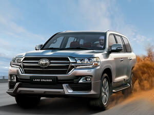 لاندكروزر جراند تورينج الرياضي متوفر الآن في الإمارات