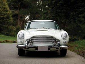 أستون مارتن