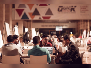 تُقدم هذه المسابقة للطلاب الجامعيين والخريجين، وتسمح لهم بإنشاء خطة عمل وعرضها أمام المستثمرين المحتملين خلال عطلة نهاية الأسبوع.