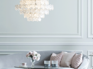 سيقدم الأعضاء المشاركون مقترحاتهم لتصميم غرفة اجتماعات كبار الشخصيات في جناح سويس-بل هوتيل انترناشيونال المشارك في معرض سوق السفر العربي، لتتولى بعد ذلك لجنة من الحكام اختيار أحد هذه التصاميم بغرض تنفيذه باستخدام أثاث وإكسسوارات من "تو إكس إل". 