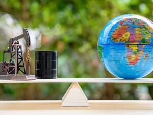 Saudi Aramco’s crucial bond issue, set to close on Wednesday, has already attracted higher-than-expected interest from international investor. (Shutterstock)