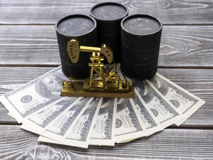 The 10 million barrels fall in US crude stocks was the largest drop since July 2018, due to a combination of strong exports and higher refining utilization. (Shutterstock)